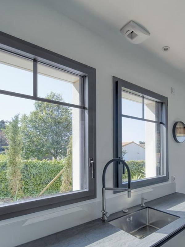 Ventana aluminio abatible