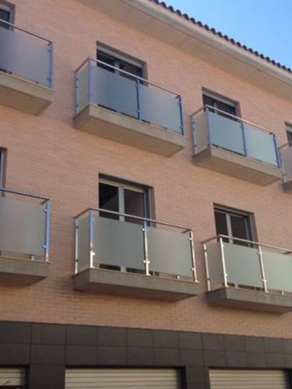 Balcones acero y cristal templado