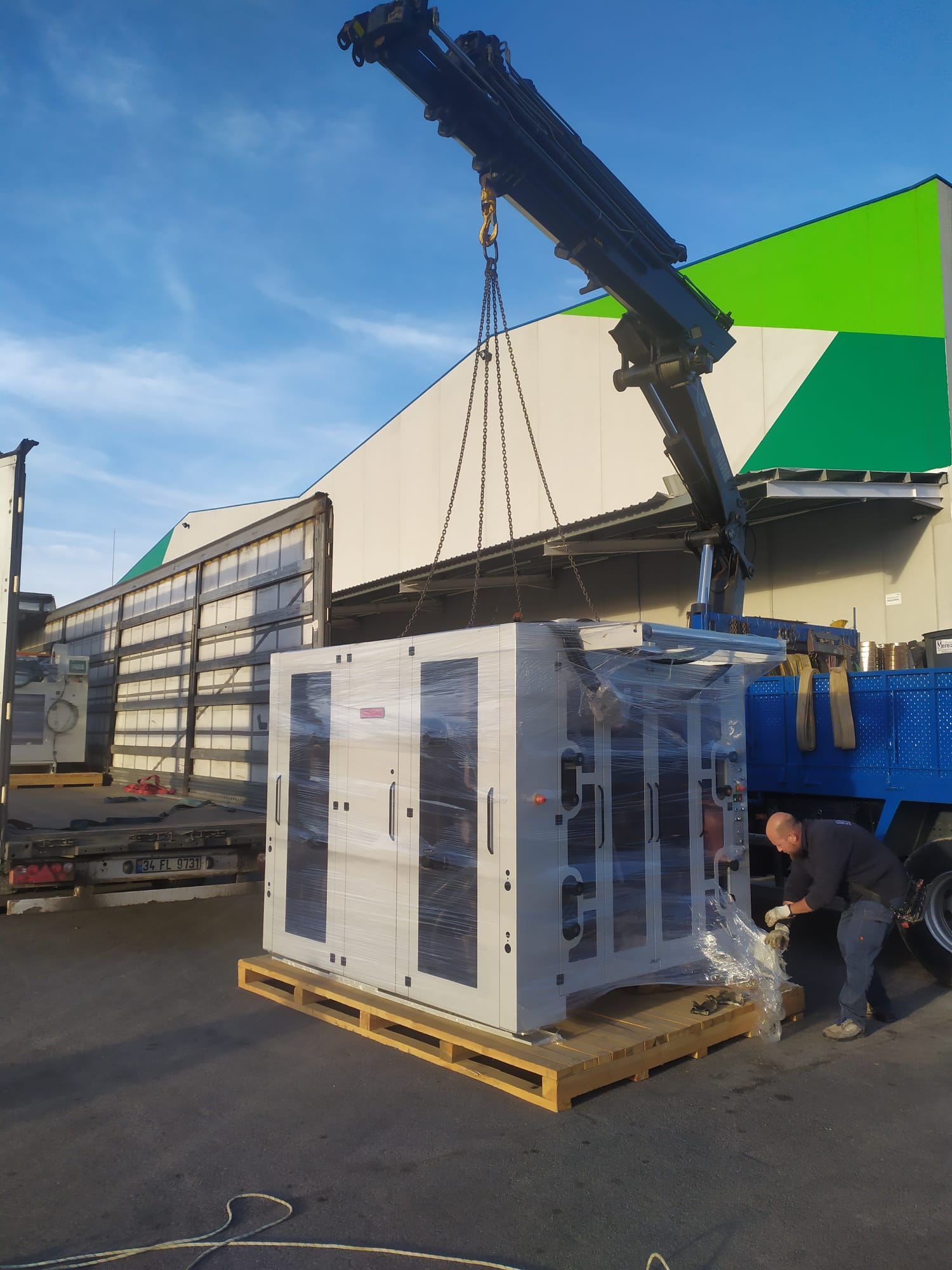 Oficina modular de aluminio y vidrio (4)