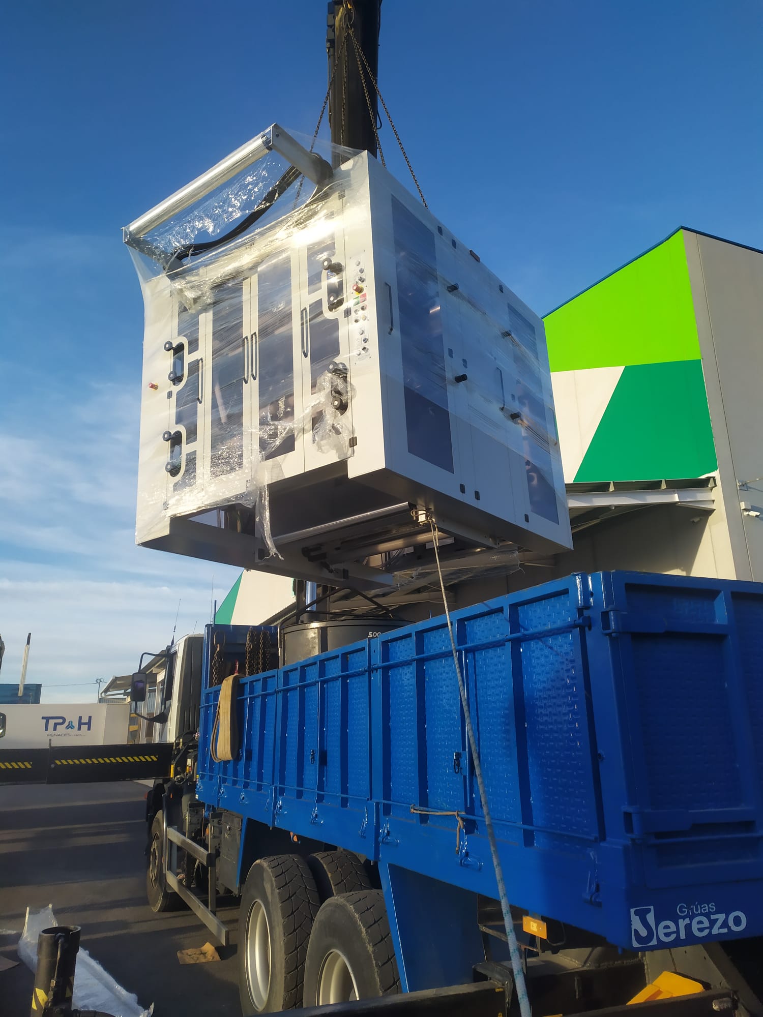 Oficina modular de aluminio y vidrio (5)