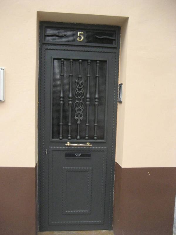 Puerta de hierro